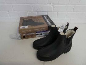 +VAT Boxed pair of weatherproof ankle wellies in black size 6