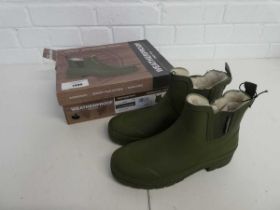 +VAT Boxed pair of weatherproof ankle wellies in green size 7