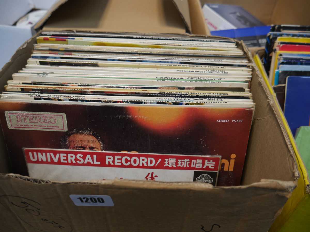 4 boxes containing various vinyls, 7" singles to include classical, The Carpenters, The Prodigy