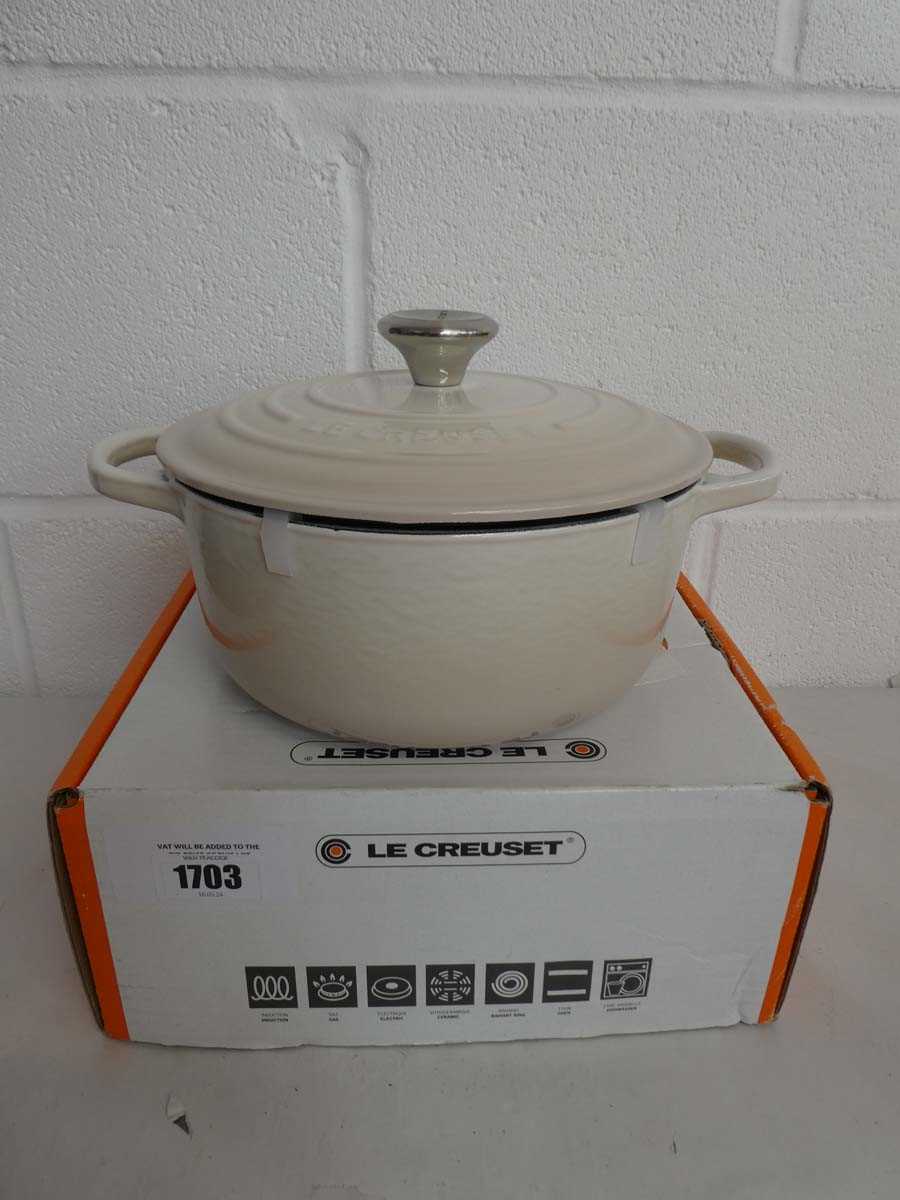 +VAT Le Creuset casserole dish in white, boxed