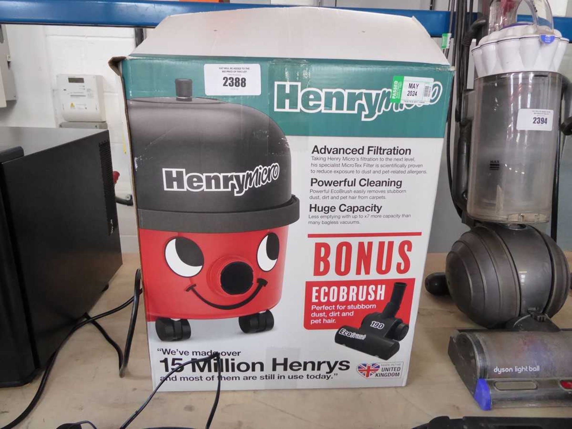 +VAT Boxed Henry Micro vacuum cleaner