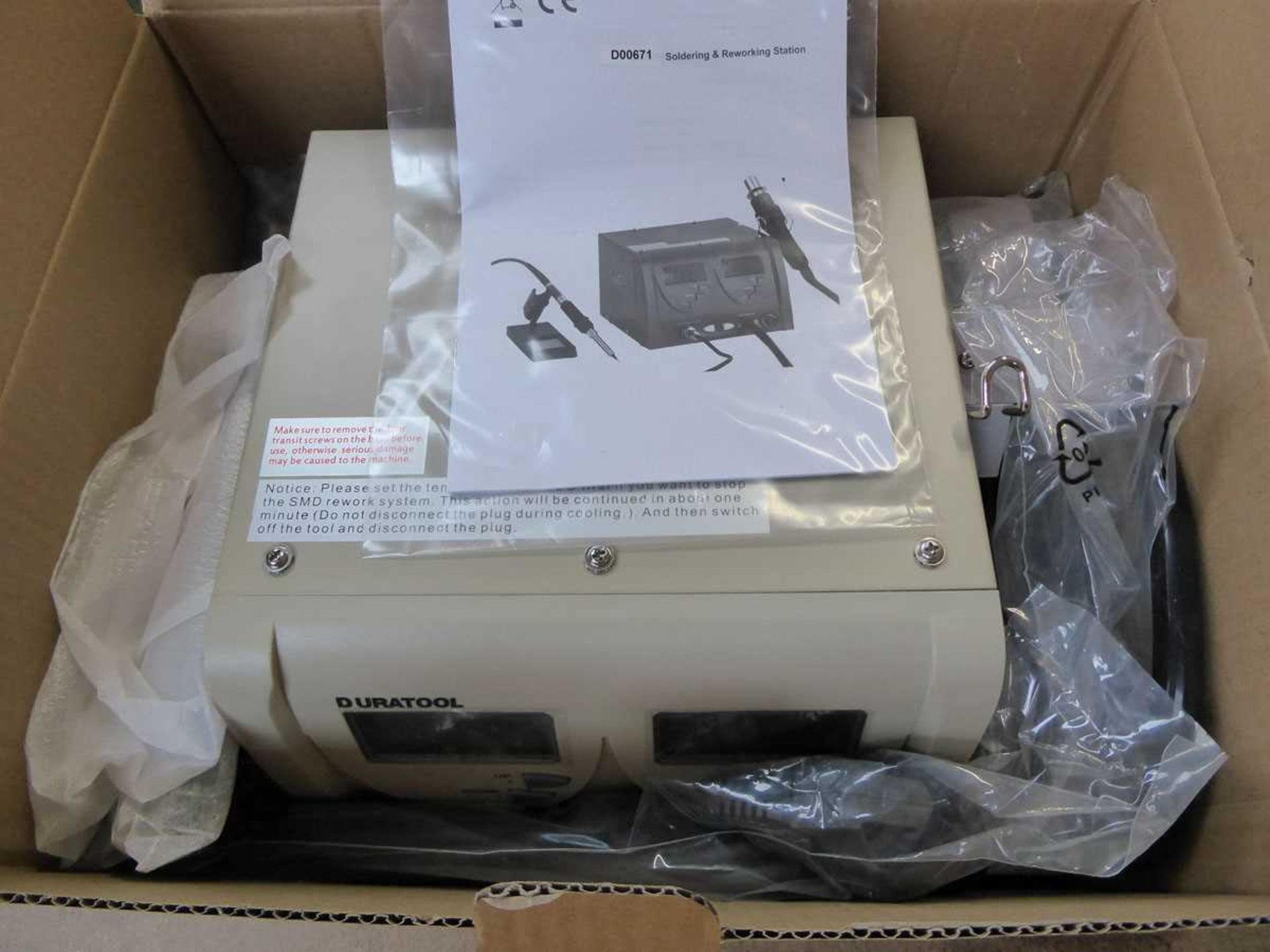 +VAT Boxed Duratool soldering and rework station (D00671)