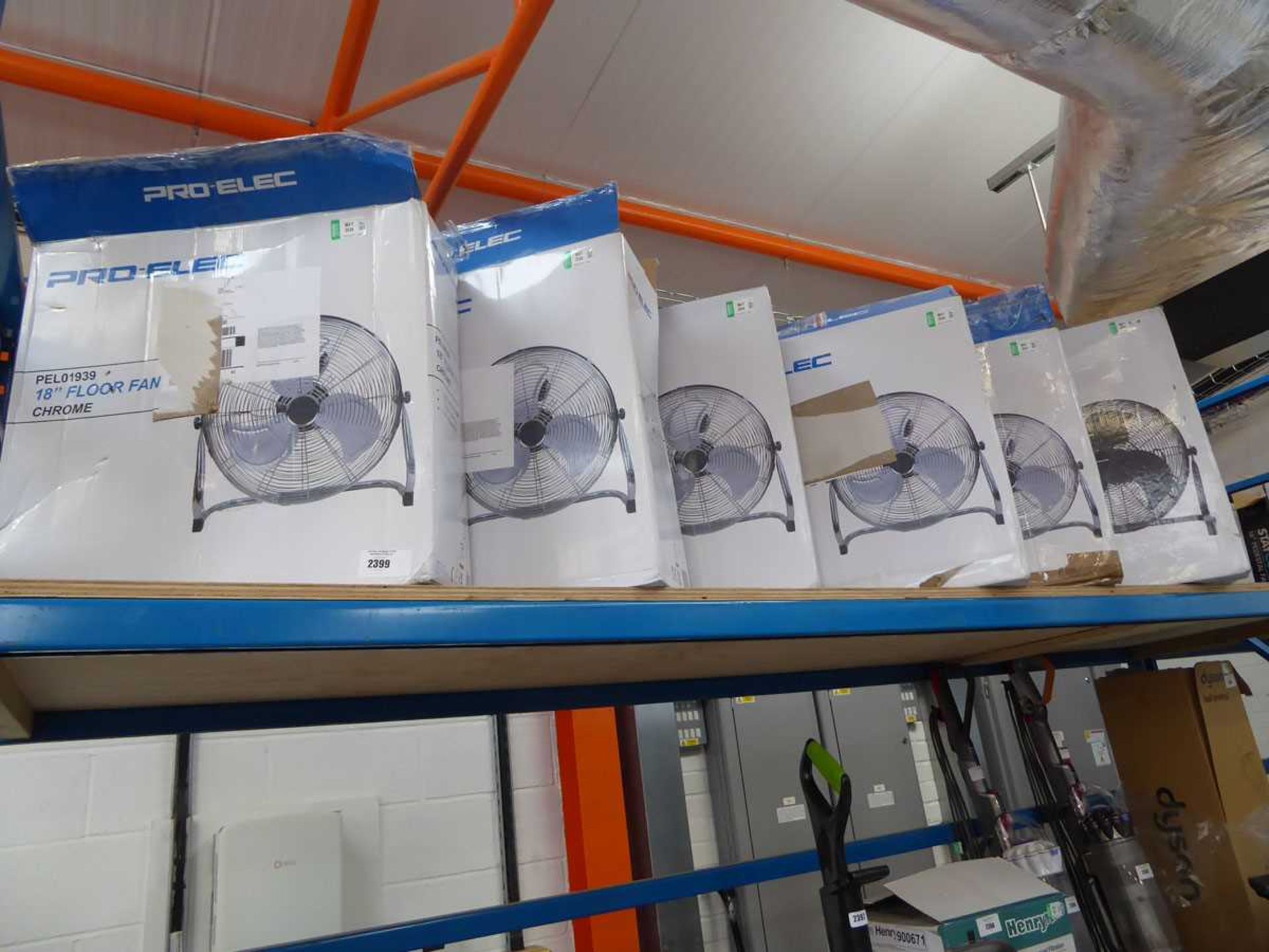 +VAT 6 18" floor fans