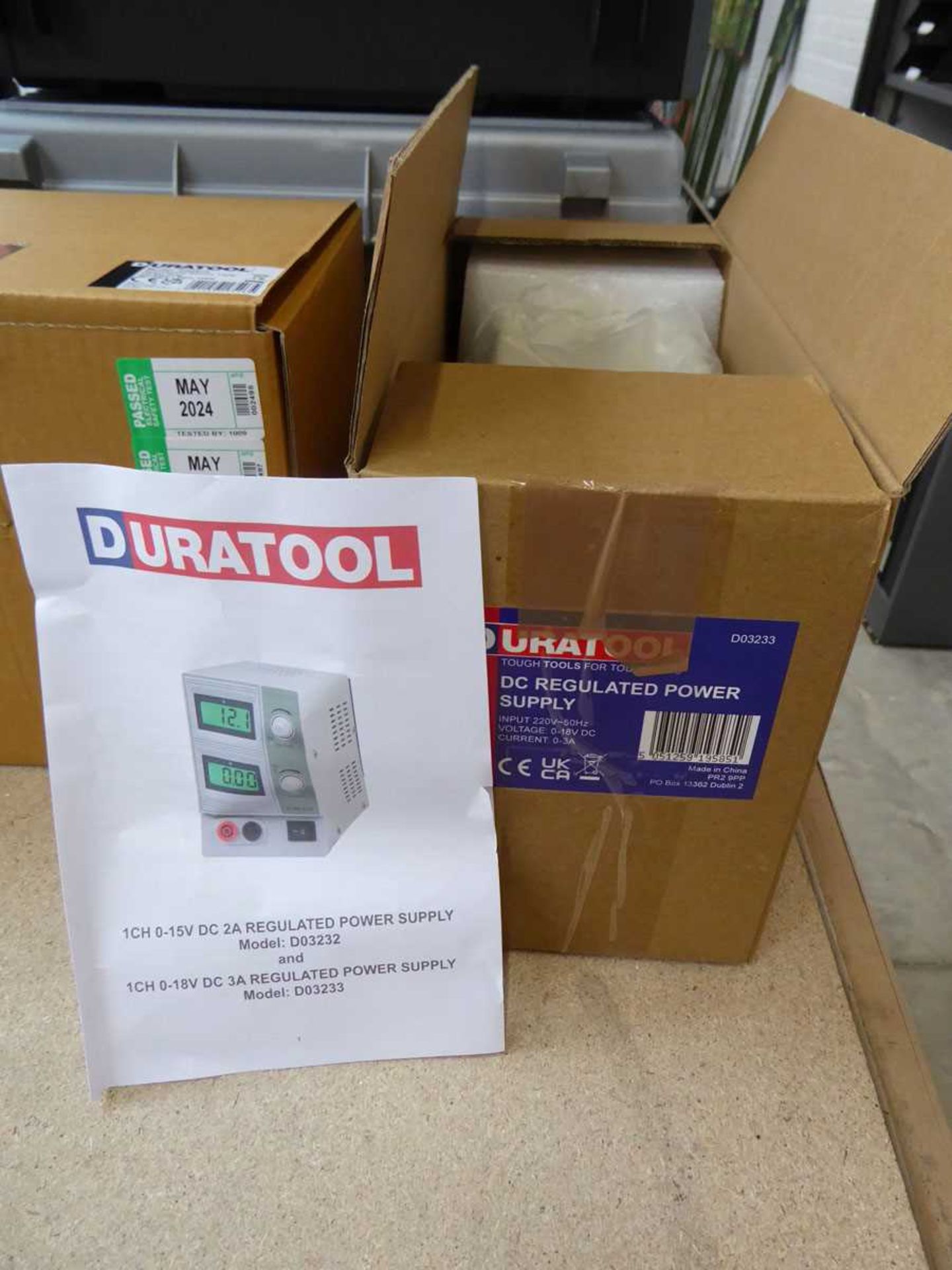 +VAT Boxed Duratool DC regulated power supply