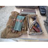 Small quantity of vintage carpentry items incl. Woden carpenters hand plane with sharpening block