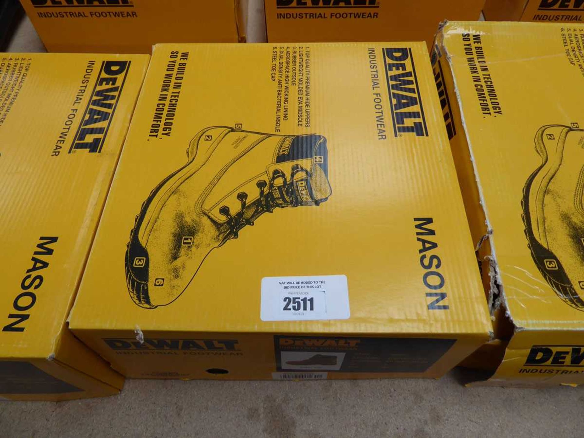 +VAT Boxed pair of DeWalt Mason steel toe safety boots in tan (size 8)