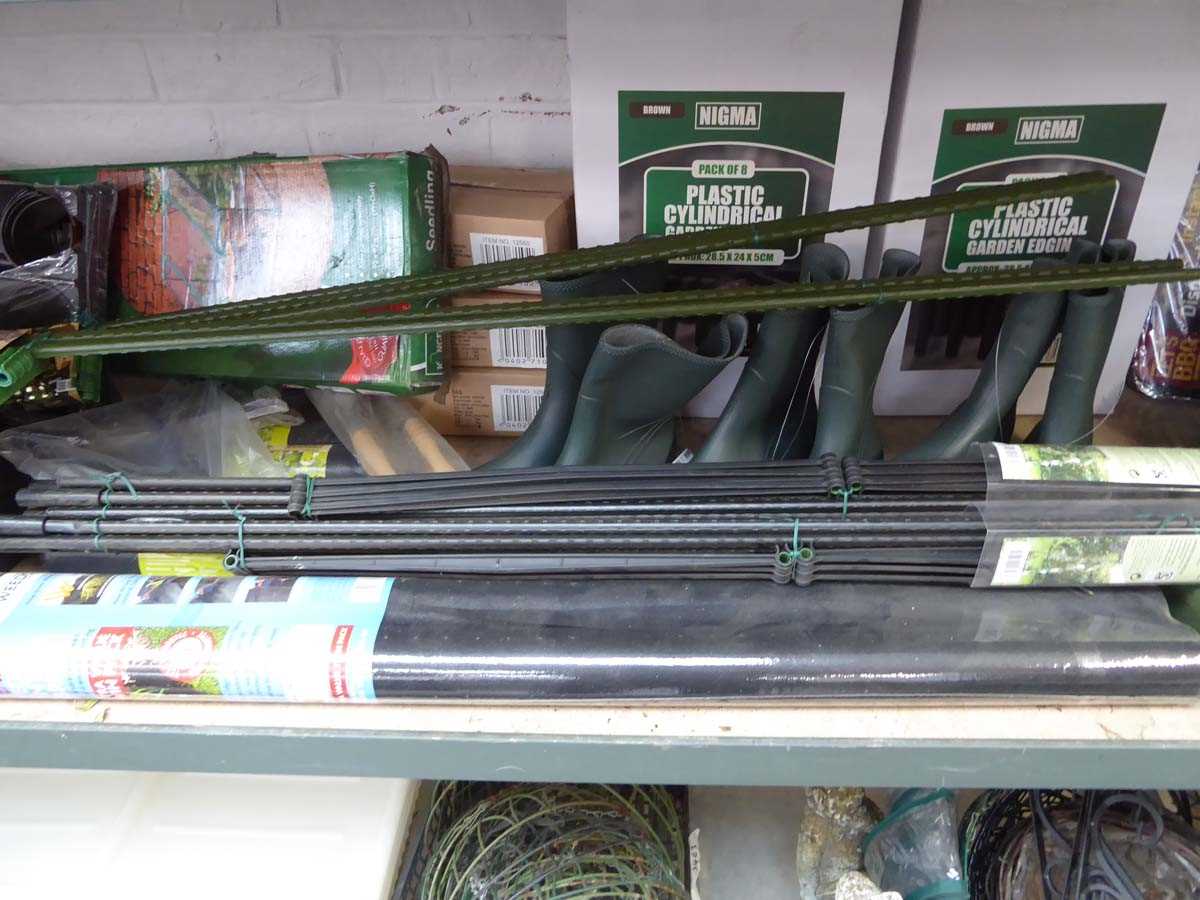 2 bays of mixed gardening related items incl. weed control fabric, tomato plant support frames, - Image 6 of 7