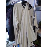 +VAT 2 Columbia mens jumpers in beige and black (size L)