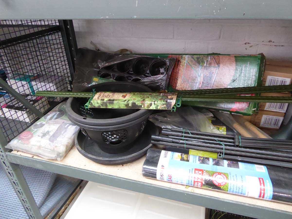 2 bays of mixed gardening related items incl. weed control fabric, tomato plant support frames, - Image 7 of 7