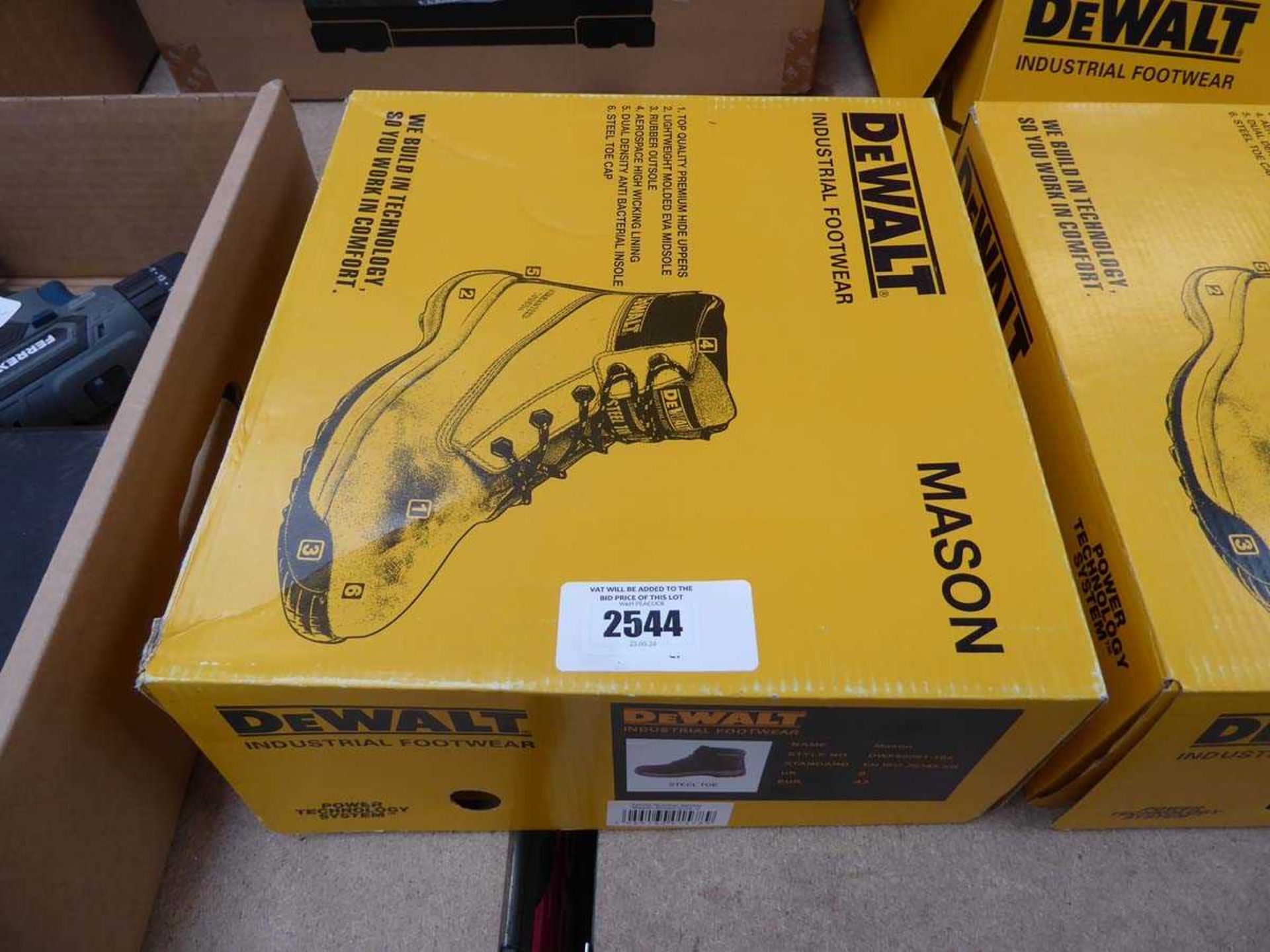 +VAT Boxed pair of DeWalt Mason steel toe safety boots in brown (size 9)