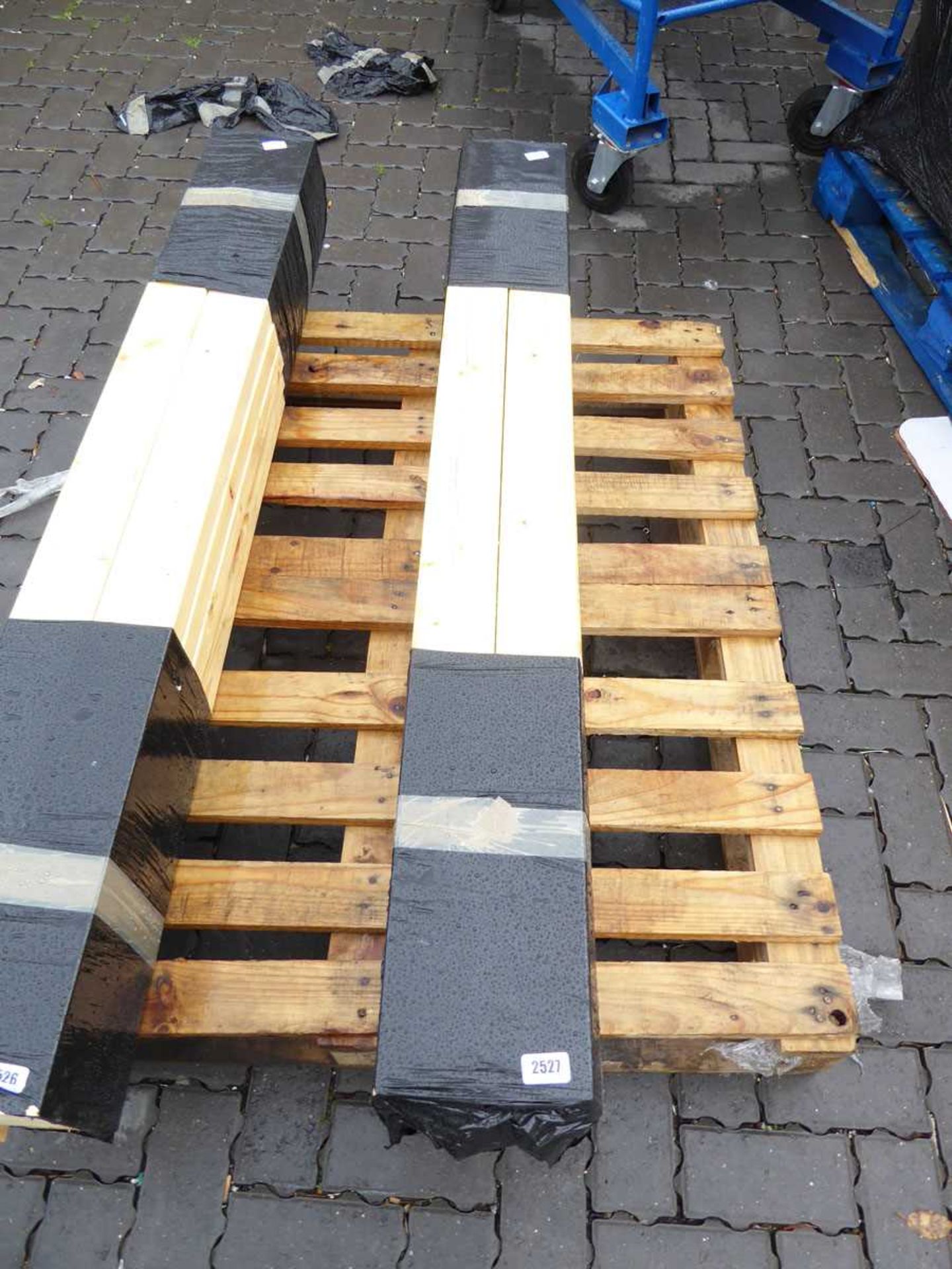 10 lengths of 1.2m 4x2 timber