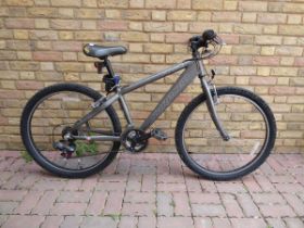 Saracen X-Ray mountain bike in grey