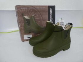 +VAT Boxed pair of ladies Weatherproof memory foam fleece lined ankle wellies in olive green size UK