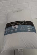 +VAT Pair of hotel grand reversible cooling bed pillows