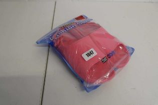 Pair of kids 32 degrees cool youth cushion sliders in pink size UK 1-2