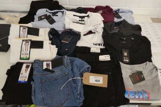 +VAT Mixed bag of approx. 16 items of mens and womens clothing incl. DKNY, Ted Baker, Tommy