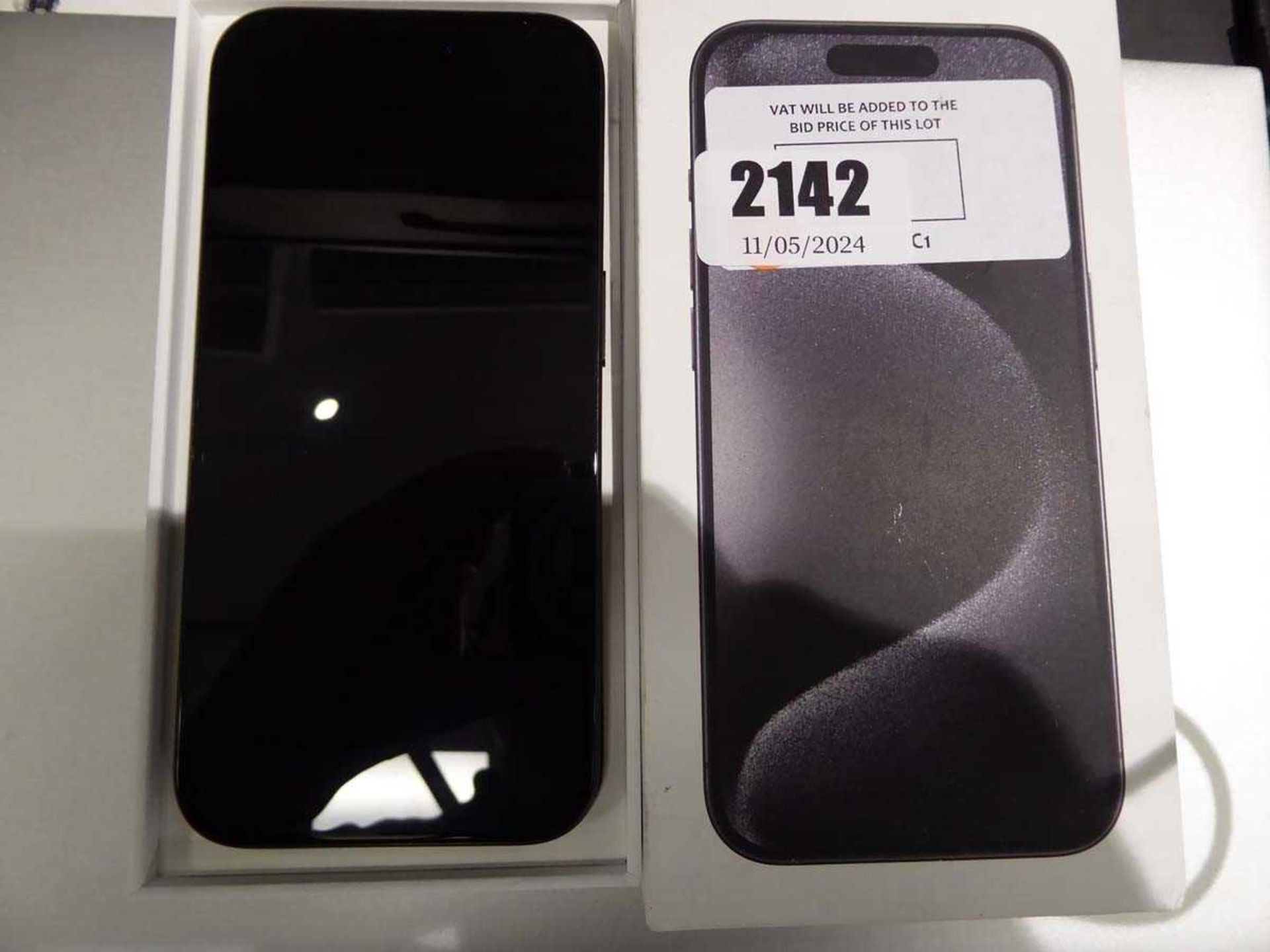 +VAT Apple iPhone 15 Pro black titanium 128GB MTUV3ZDA