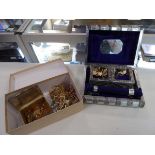 2 boxes containing various jewellery items