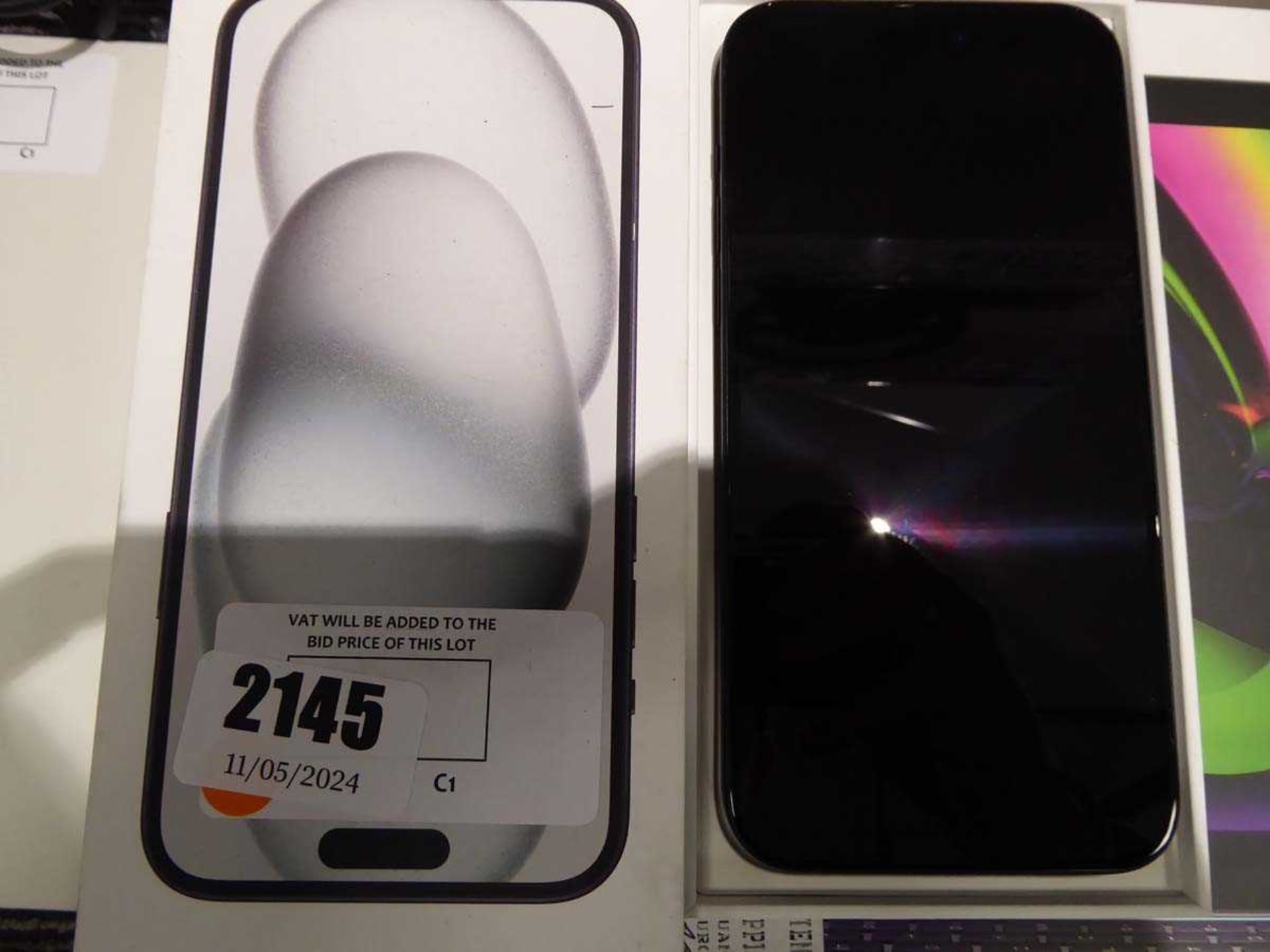 +VAT Apple iPhone 15 Plus black 128GB model MUOOY3ZT/A