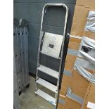 Small 4-tread aluminium stepladder