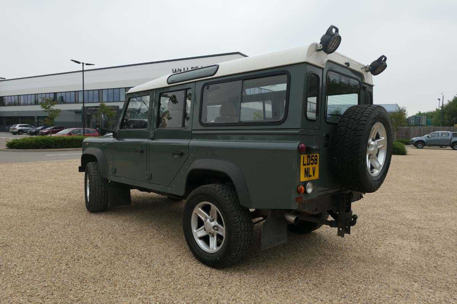 (LD58 NLV) 2008 Land Rover Defender 110 LWB station wagon estate in green, 2402cc diesel, 6-speed - Image 19 of 20