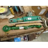+VAT Vapormatic top link assembly, a hydraulic block and one other item