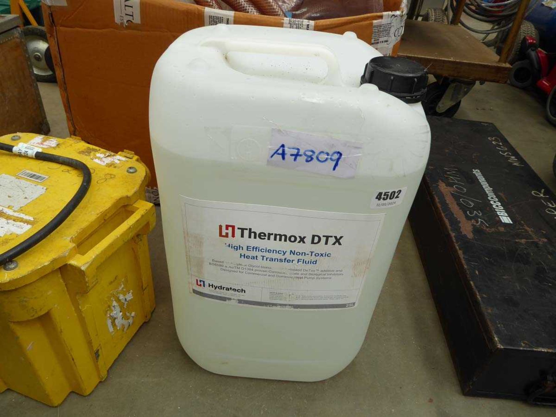 Tub of Thermo X DTX heat transfer fluid