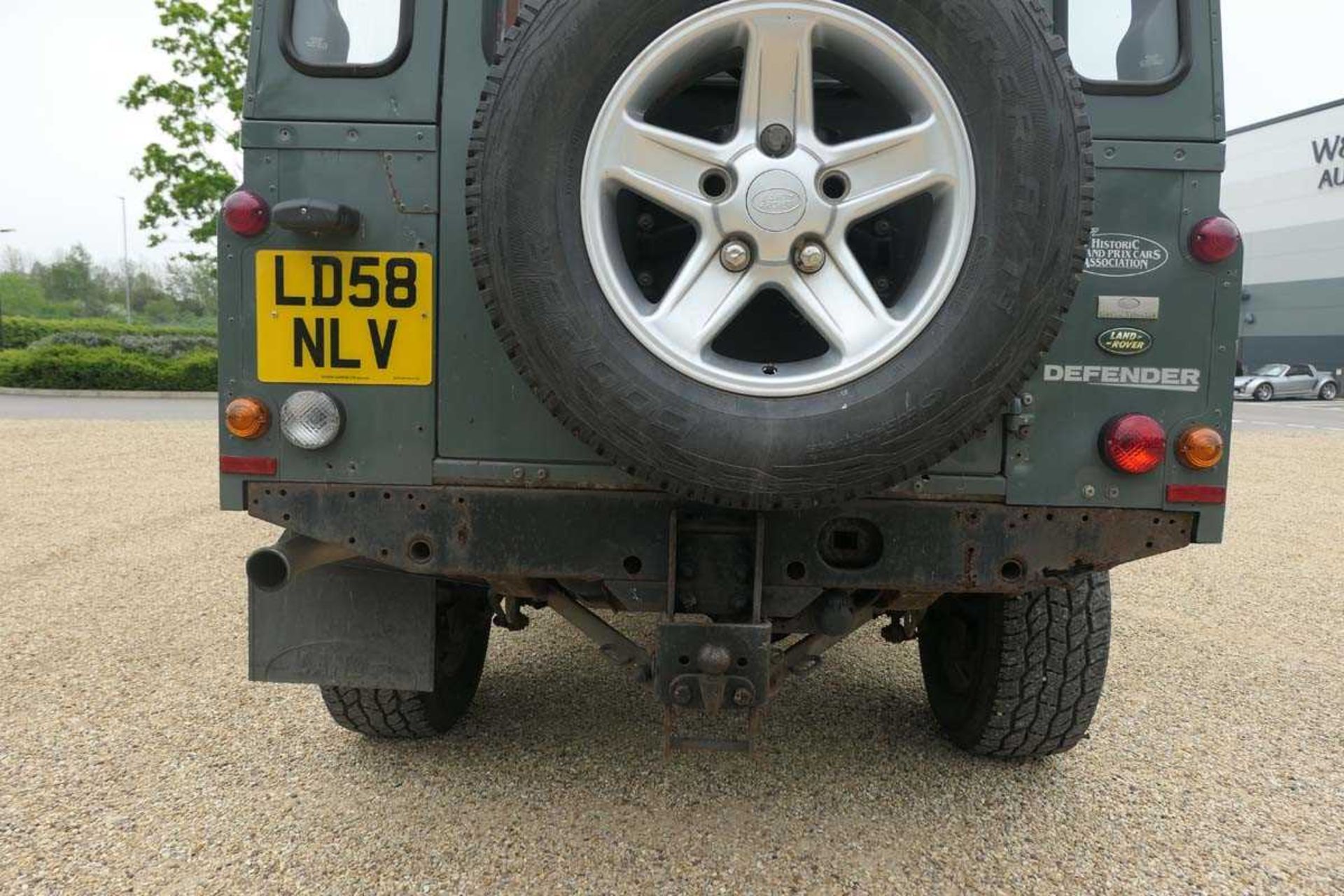 (LD58 NLV) 2008 Land Rover Defender 110 LWB station wagon estate in green, 2402cc diesel, 6-speed - Image 14 of 20
