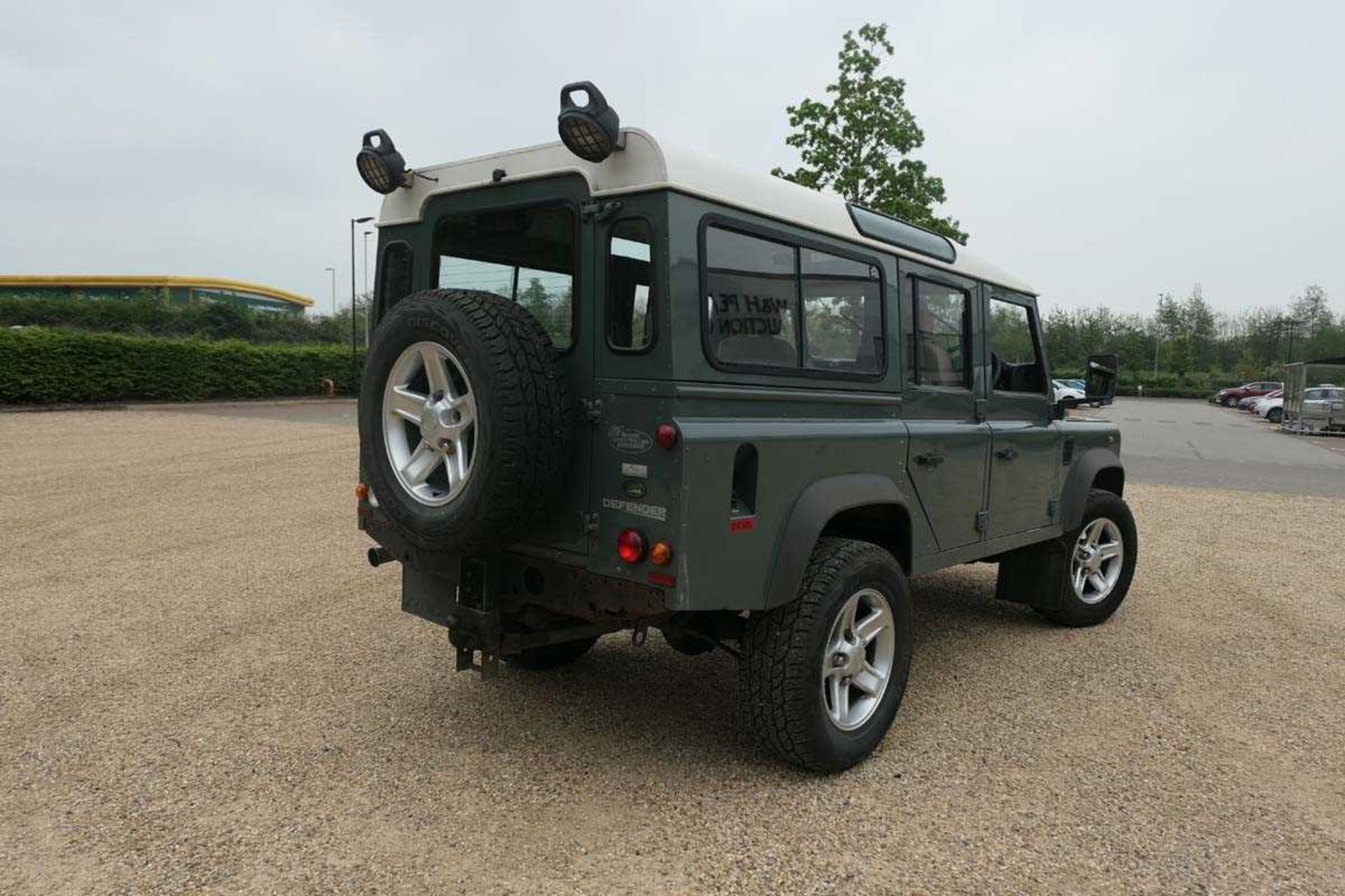 (LD58 NLV) 2008 Land Rover Defender 110 LWB station wagon estate in green, 2402cc diesel, 6-speed - Image 3 of 20