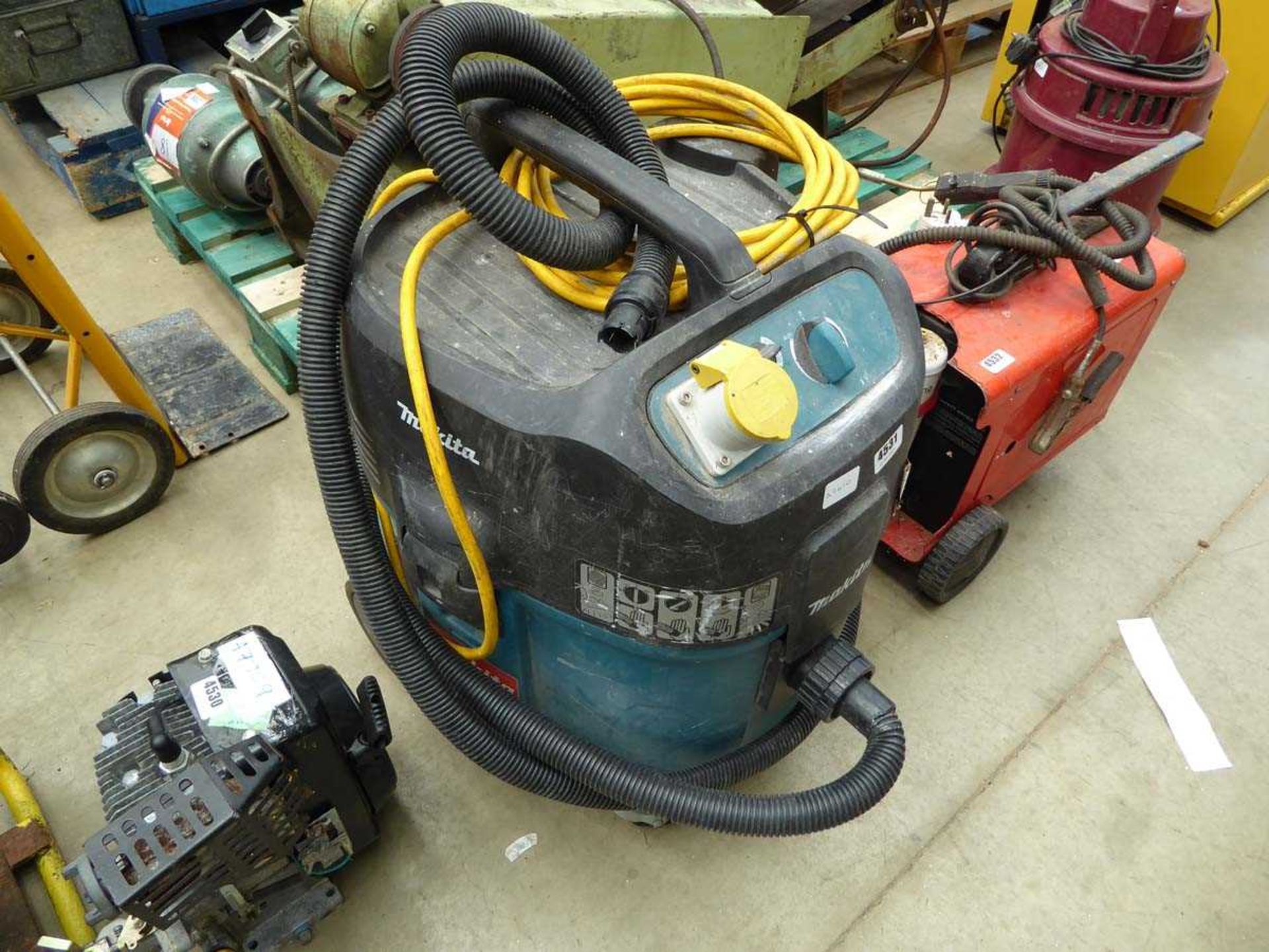 Makita 110V vacuum