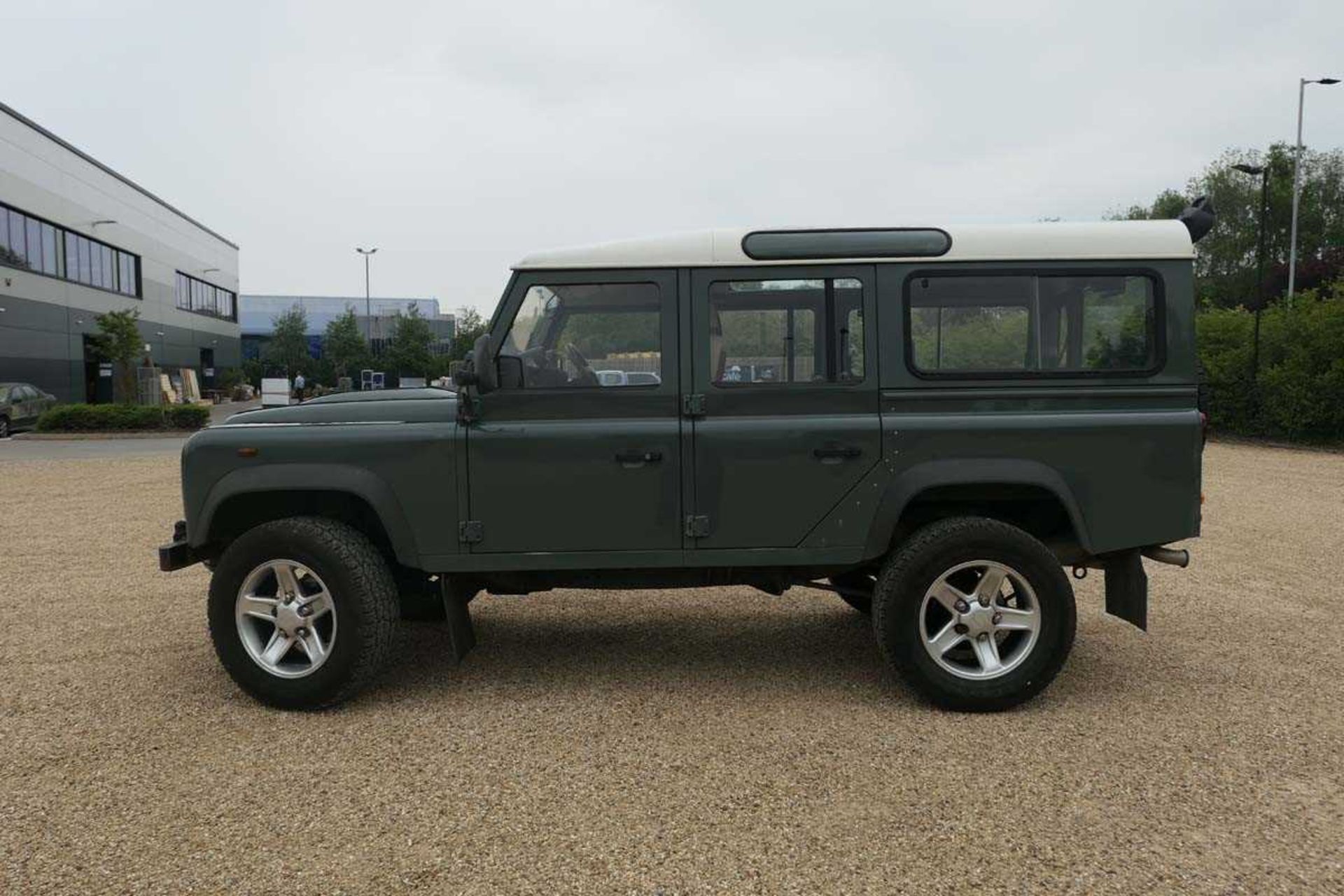 (LD58 NLV) 2008 Land Rover Defender 110 LWB station wagon estate in green, 2402cc diesel, 6-speed - Image 20 of 20