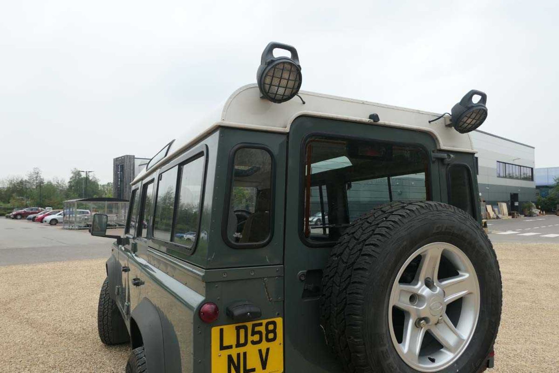 (LD58 NLV) 2008 Land Rover Defender 110 LWB station wagon estate in green, 2402cc diesel, 6-speed - Image 12 of 20