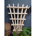 4 pieces of small fan trellis