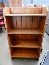 +VAT Stripped pine 4-tier open bookcase