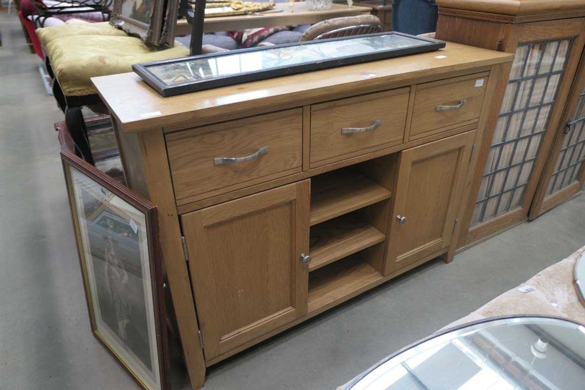 Oak sideboard with 3 doors and 2 drawers