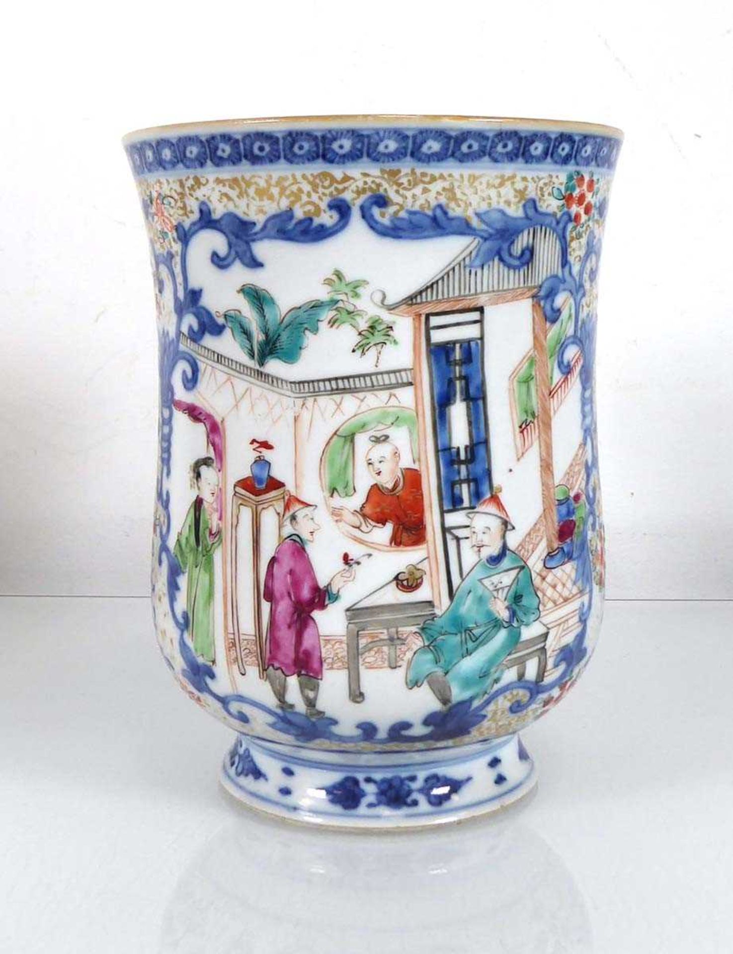 A Chinese Export mug of oversized proportions decorated with figures at leisure within blue and - Image 2 of 2