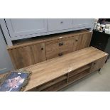 Contemporary sideboard with 3 drawers and 2 doors