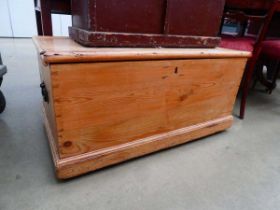 +VAT Stripped pine trunk