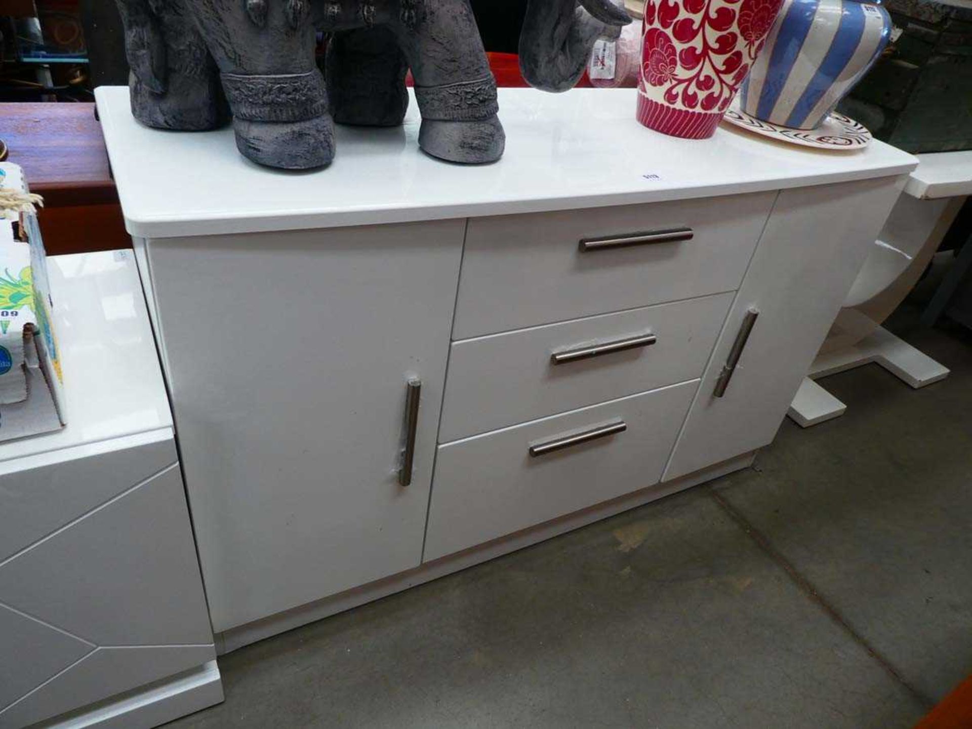White gloss entertainment unit, white gloss sideboard with 3 drawers and 2 doors, and white gloss - Image 2 of 3