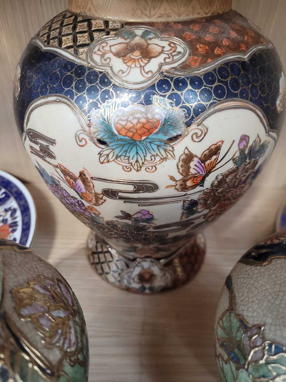 Quantity of Imari plates and trinket box to include lidded pots and oriental ginger jars Few - Image 2 of 9