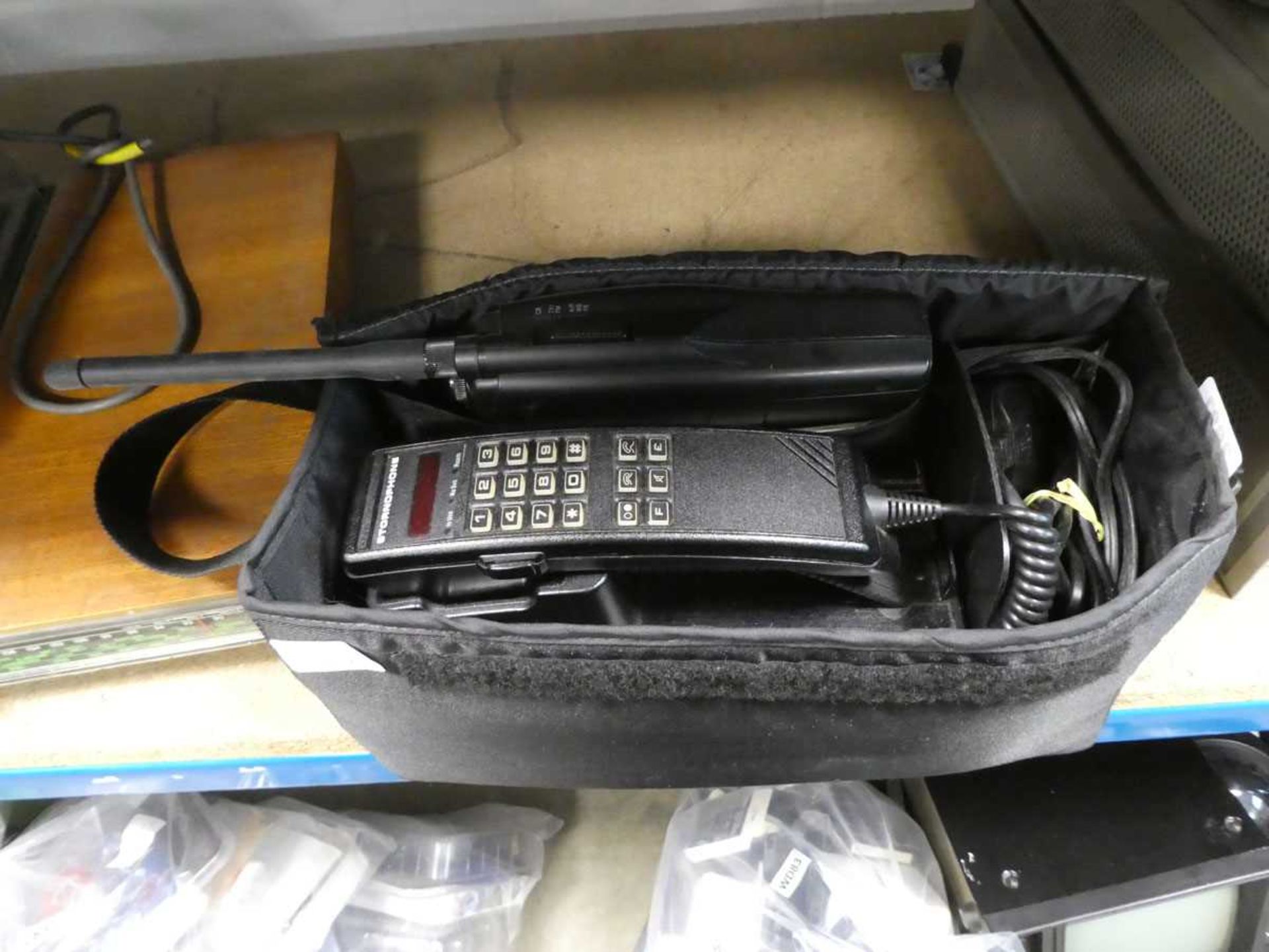Motorola portable phone and radio set - Image 2 of 2
