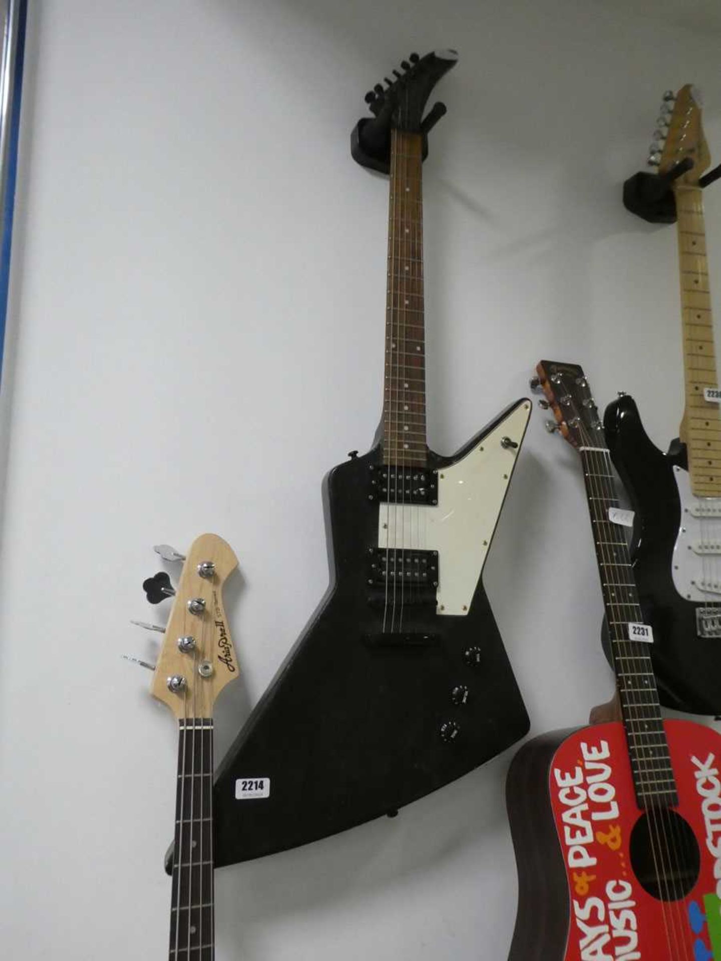 Electric guitar in black and cream