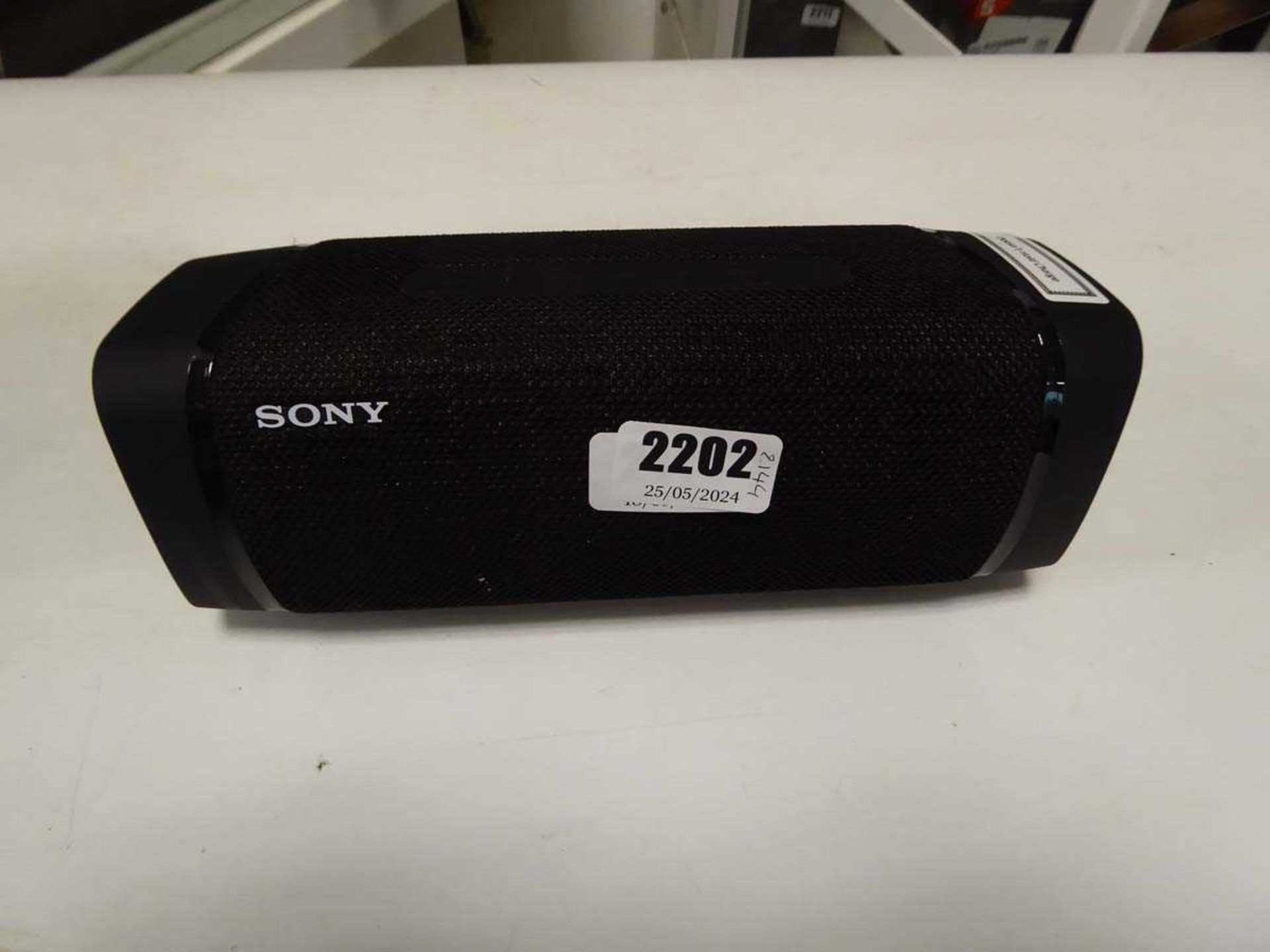 Sony smart speaker Doesn't hold charge