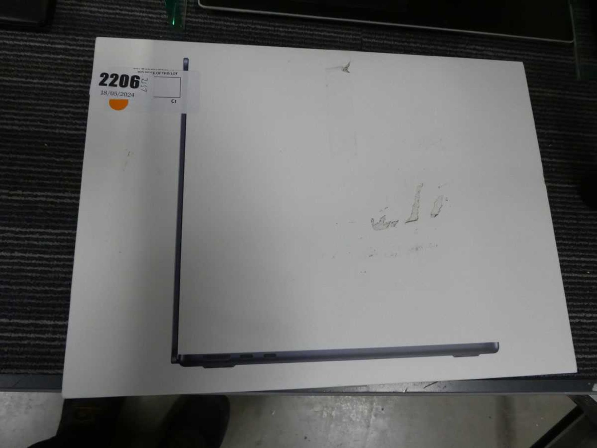 +VAT Apple MacBook Air 13" with Apple M2 chip 8GB memory 256GB SSD model LY33B/A