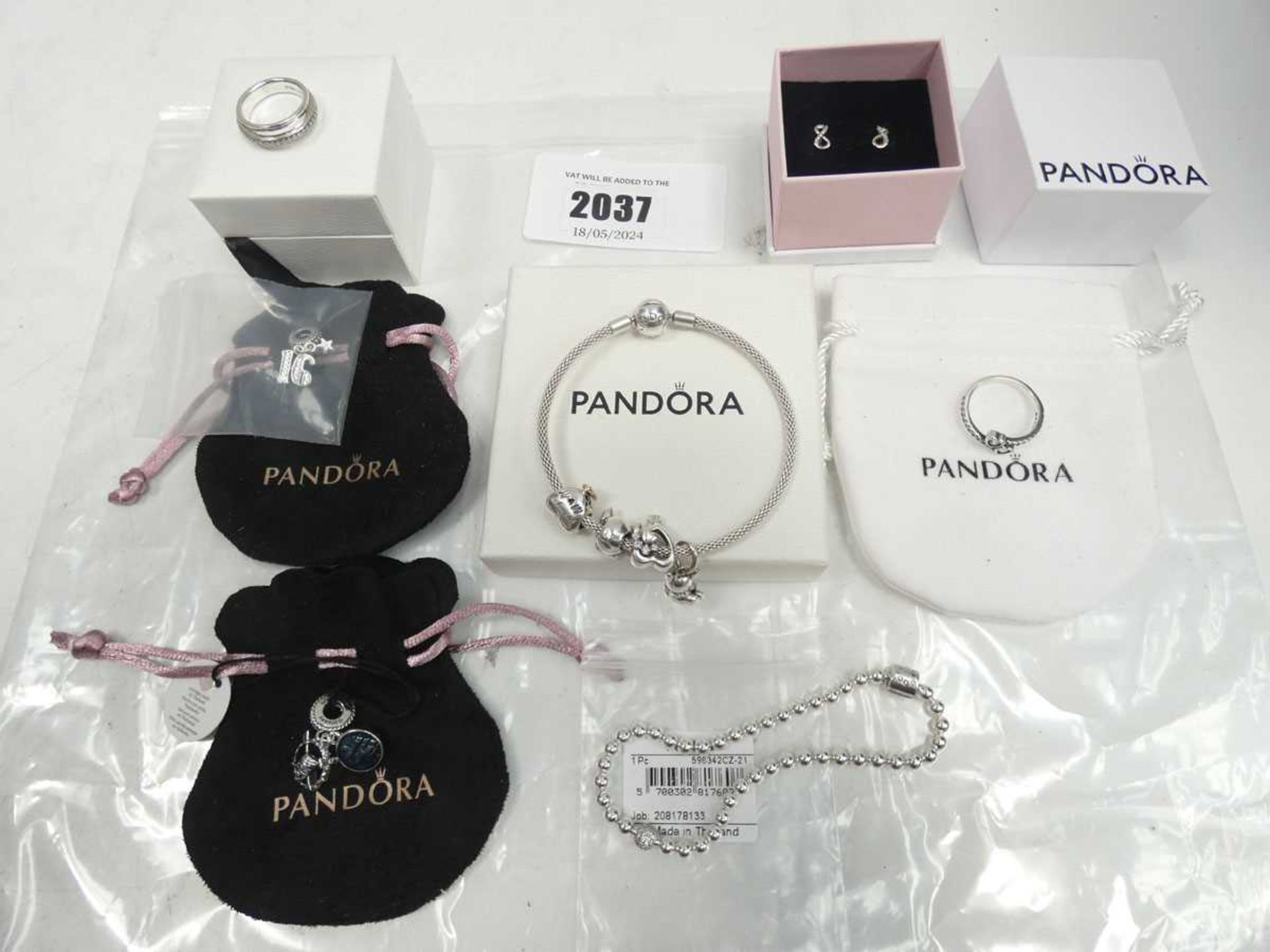 +VAT Quantity of Pandora jewellery; charms, bracelet, bangle, earrings, ring