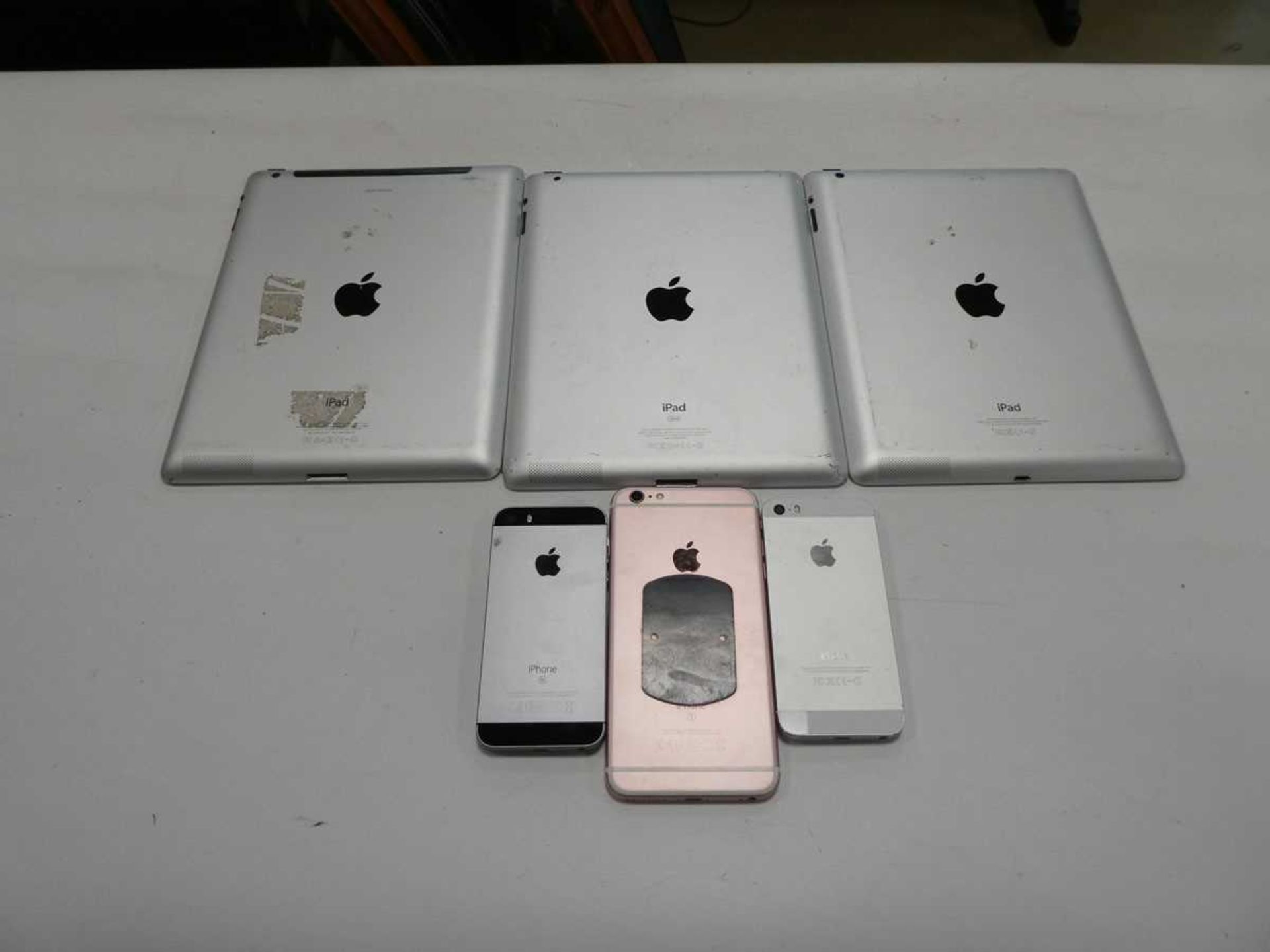3 tablets and 3 Apple smart phones, for spares and repairs - Image 2 of 2