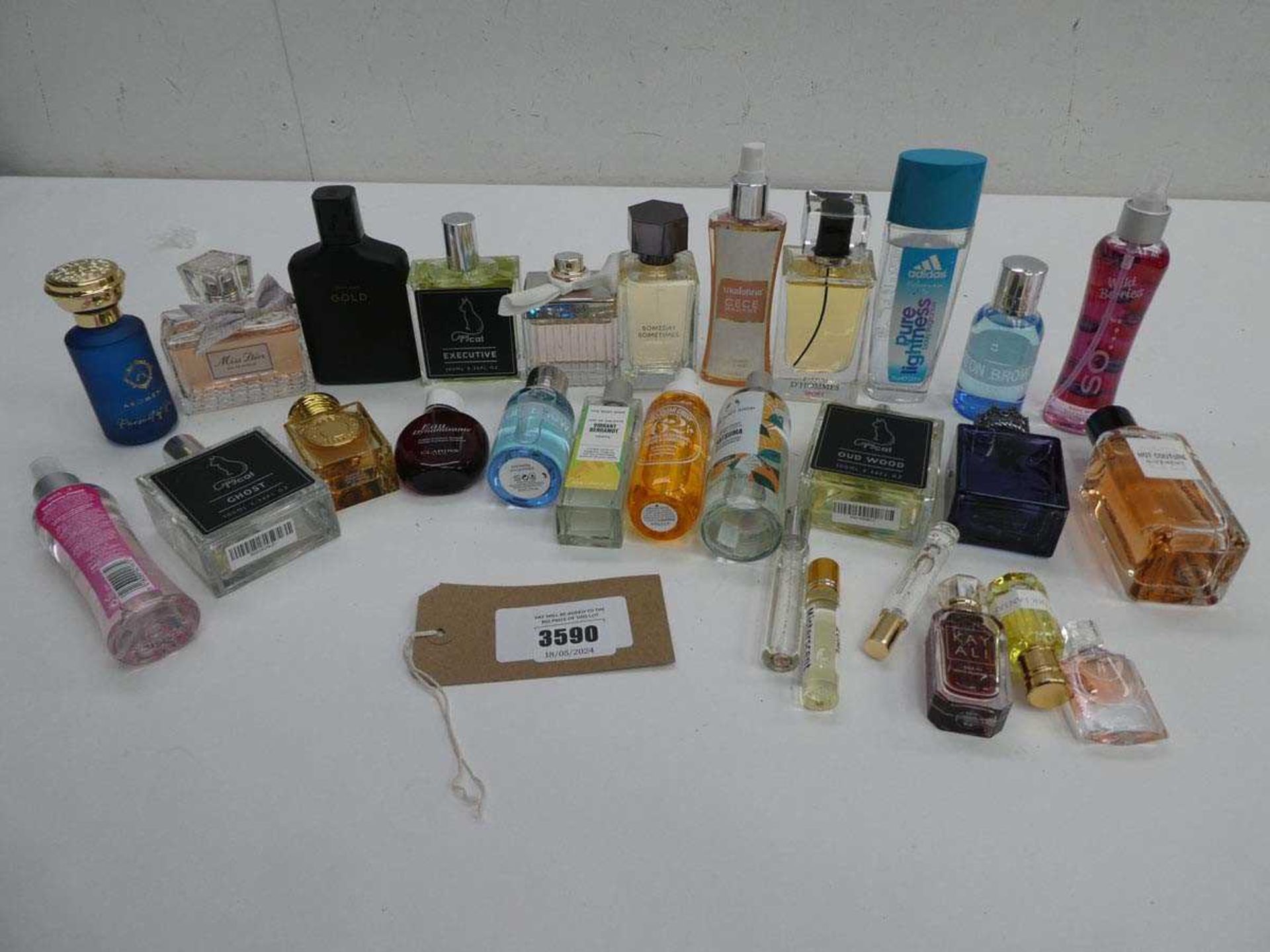 +VAT 28 fragrances including Dior, Burberry, Clarins etc (part bottles, missing tops, testers and