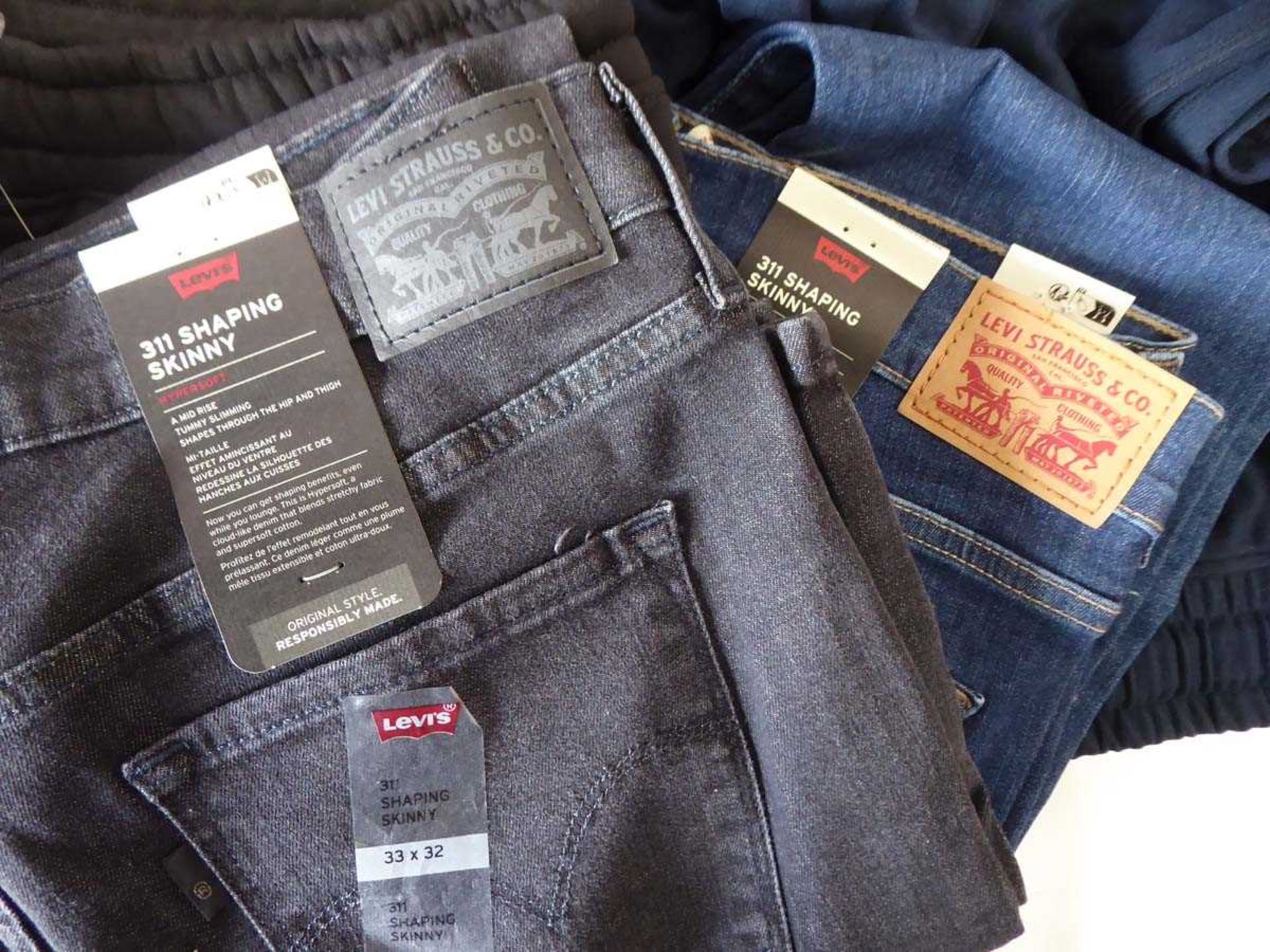 +VAT Approx. 18 items of men's clothing, to include 2 pairs of Levi 311 shaping skinny jeans, plus - Image 2 of 4