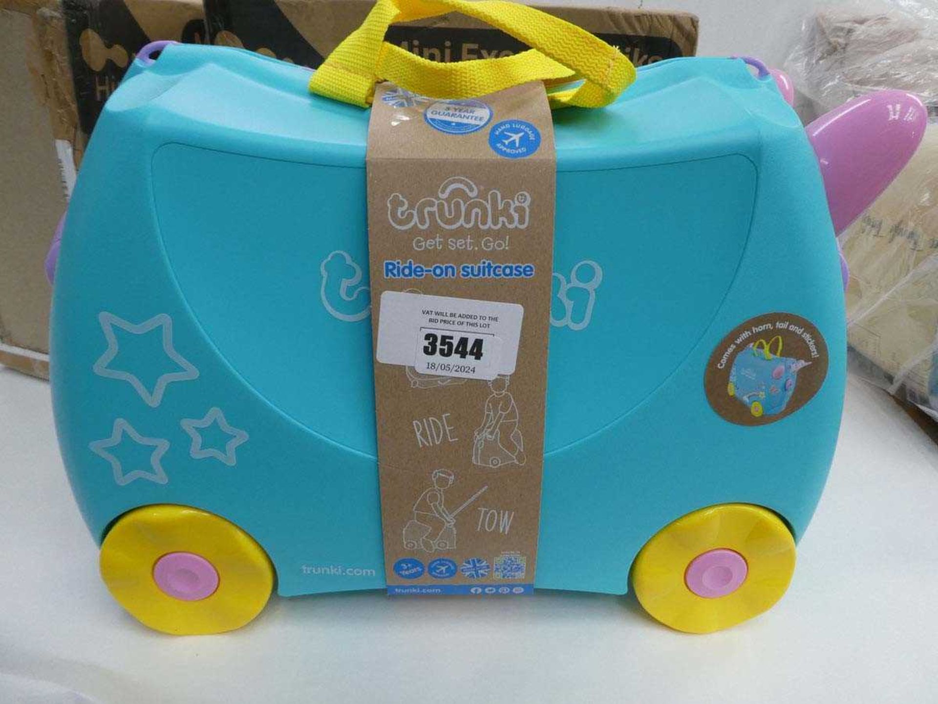 +VAT Trunki ride on suitcase