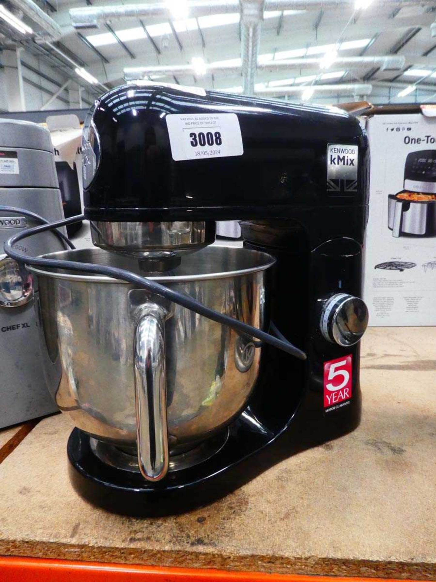 +VAT Unboxed Kenwood K Mixer with 1 attachment